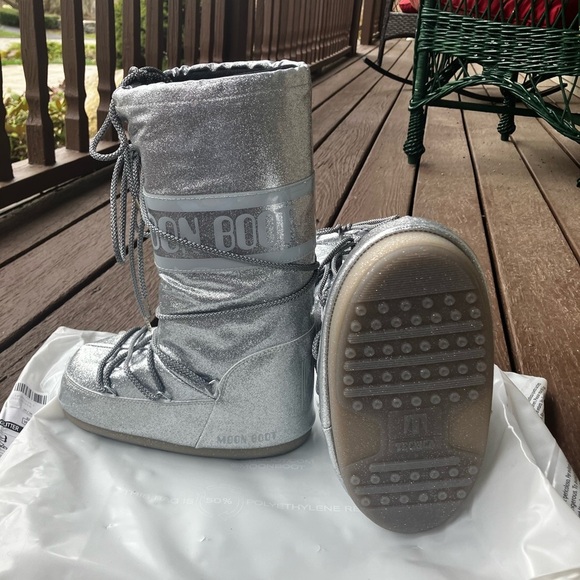 NWT SIZE 35/38 and 39/41 ICON SILVER GLITTER BOOTS vacation sparkles silver - Picture 5 of 8